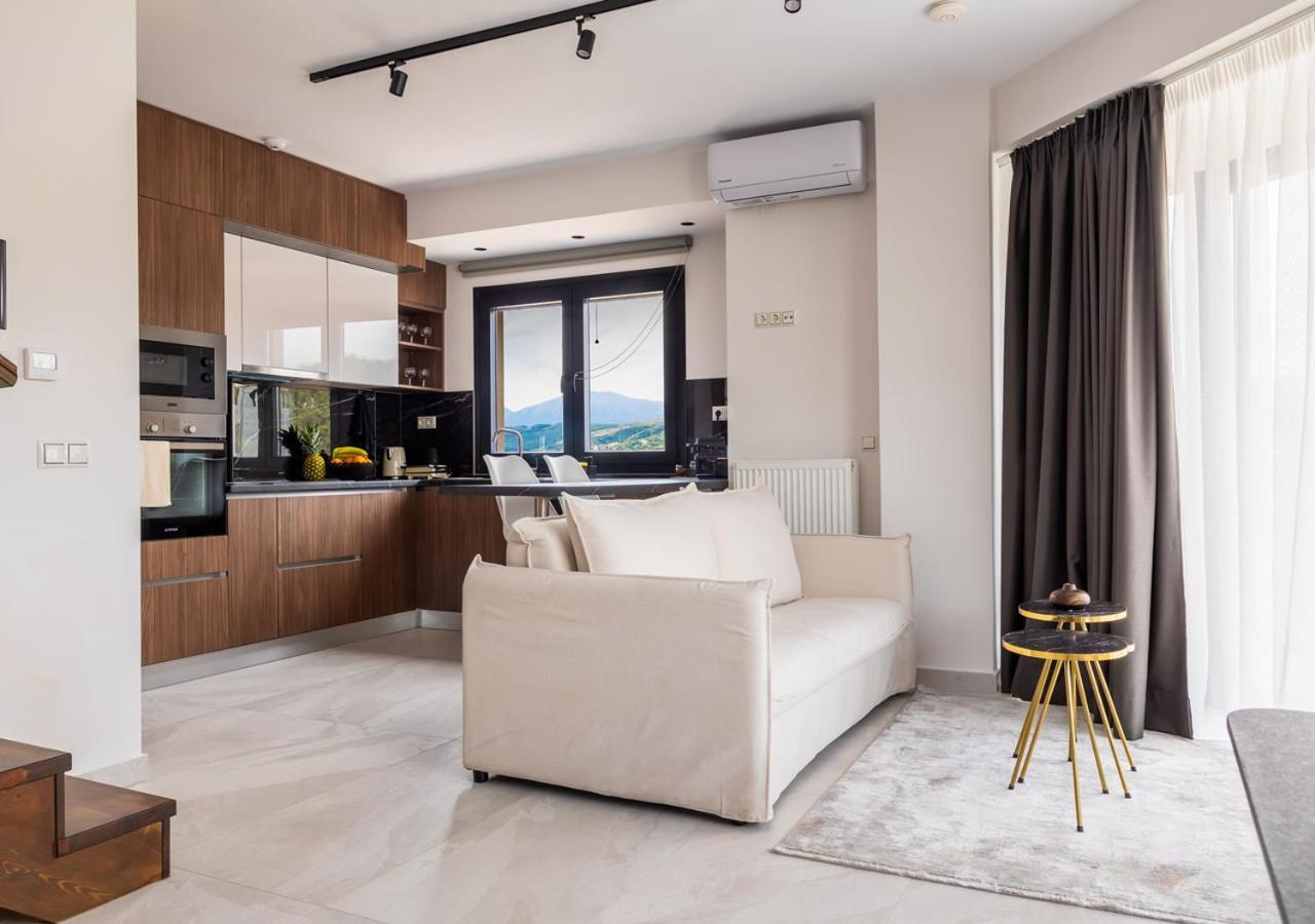 The High View Apartment *